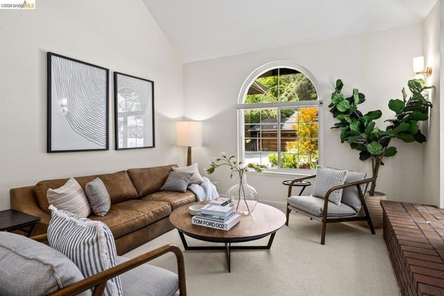 6685 Shepherd Canyon Rd, Oakland, CA 94611
