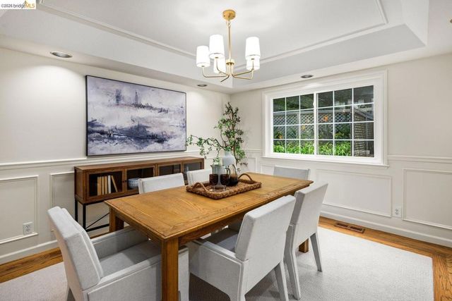 6685 Shepherd Canyon Rd, Oakland, CA 94611