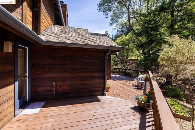 6685 Shepherd Canyon Rd, Oakland, CA 94611
