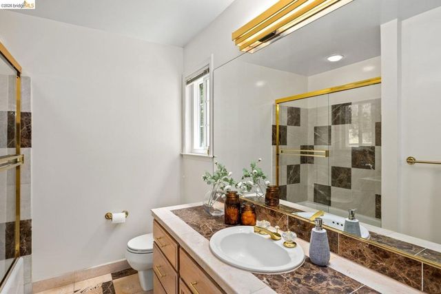 6685 Shepherd Canyon Rd, Oakland, CA 94611