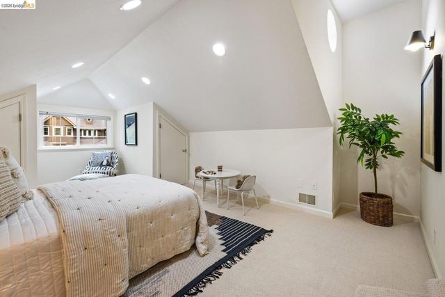 6685 Shepherd Canyon Rd, Oakland, CA 94611