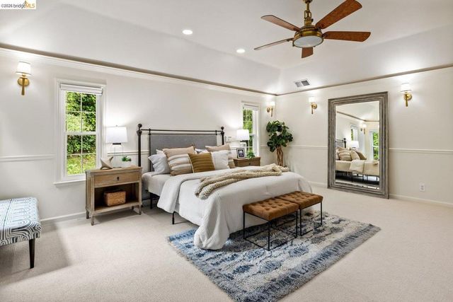 6685 Shepherd Canyon Rd, Oakland, CA 94611