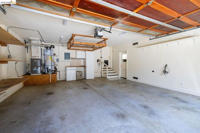 6685 Shepherd Canyon Rd, Oakland, CA 94611