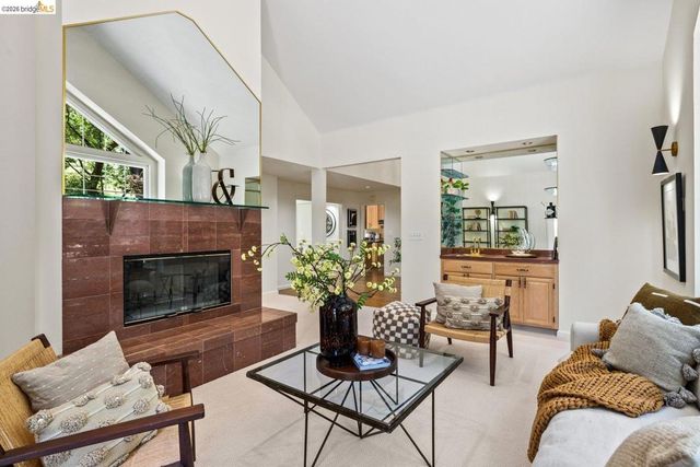 6685 Shepherd Canyon Rd, Oakland, CA 94611
