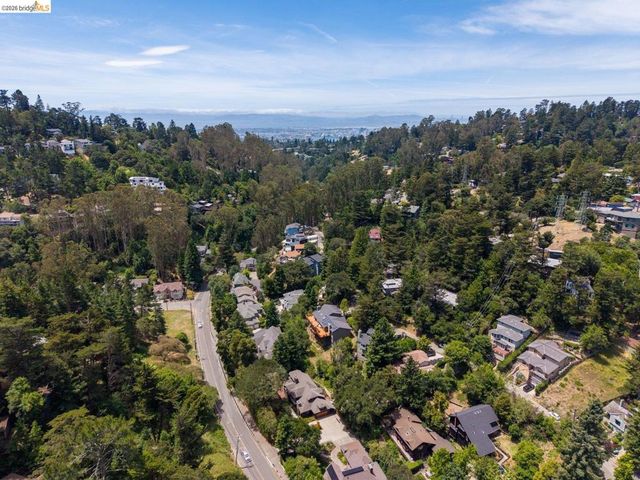 6685 Shepherd Canyon Rd, Oakland, CA 94611