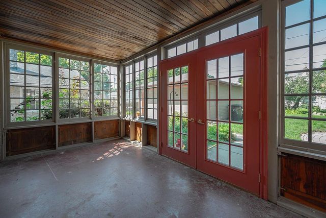 2611 N 84th STREET, Wauwatosa, WI 53226