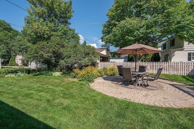 2611 N 84th STREET, Wauwatosa, WI 53226