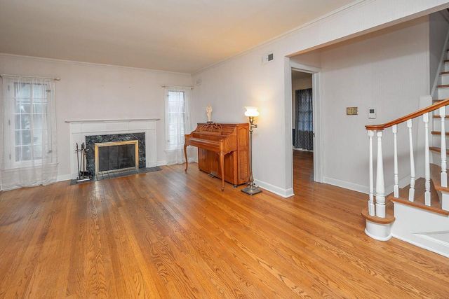 2611 N 84th STREET, Wauwatosa, WI 53226