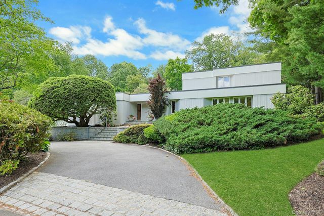 10 Cypress Point Drive, Purchase, NY 10577
