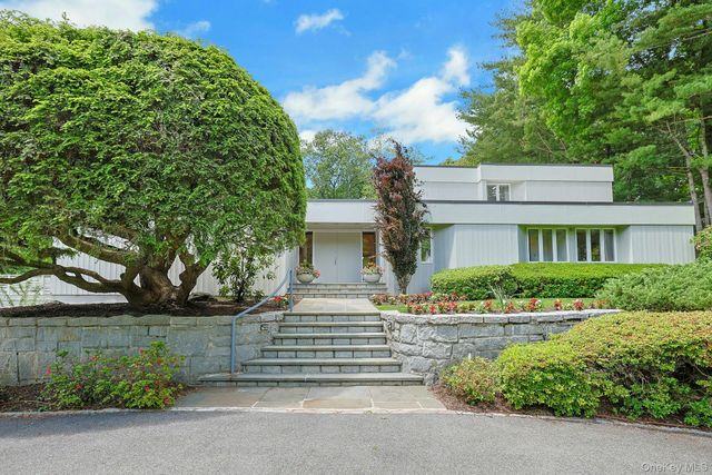10 Cypress Point Drive, Purchase, NY 10577