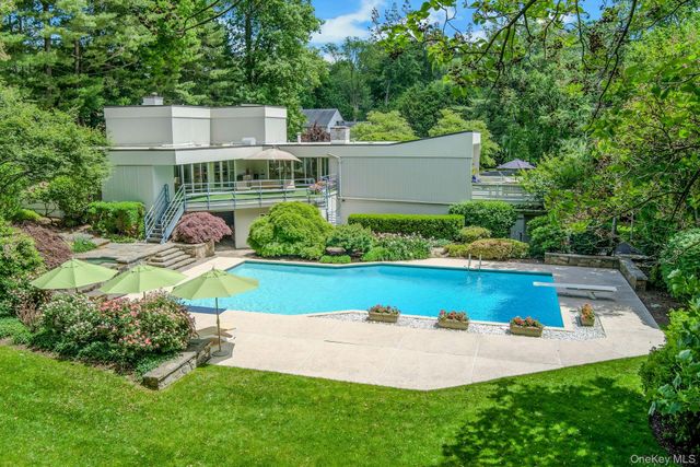 10 Cypress Point Drive, Purchase, NY 10577