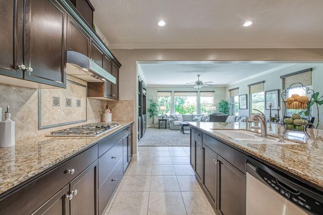 4199 Trenton Avenue, Clovis, CA 93619