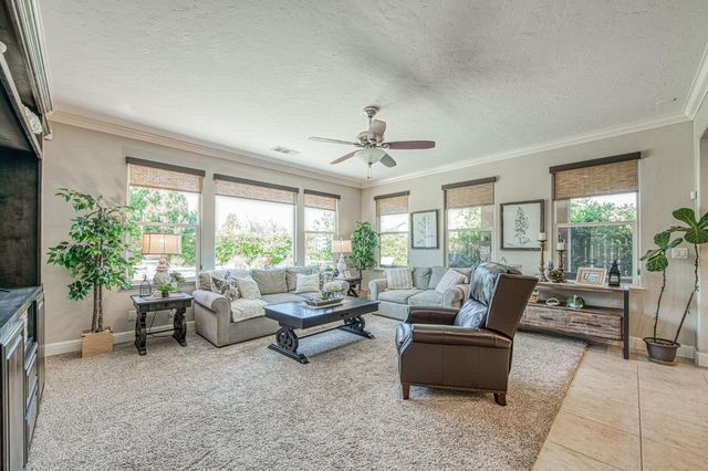 4199 Trenton Avenue, Clovis, CA 93619