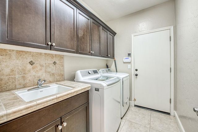 4199 Trenton Avenue, Clovis, CA 93619