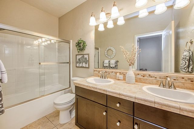 4199 Trenton Avenue, Clovis, CA 93619