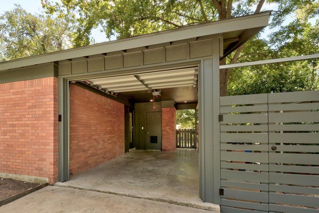 1809 Forestglade DR, Austin, TX 78745