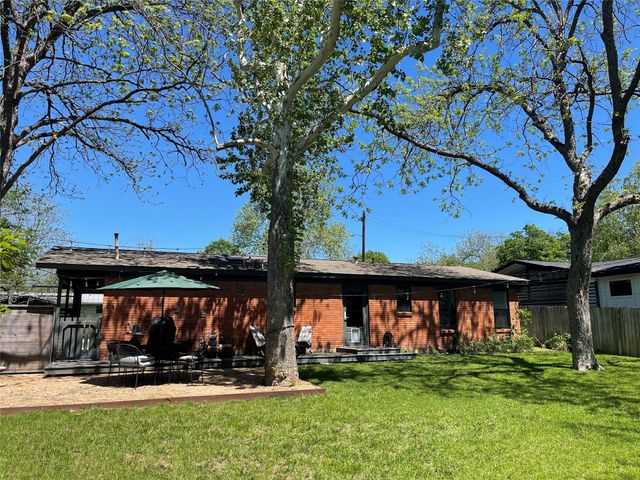 1809 Forestglade DR, Austin, TX 78745