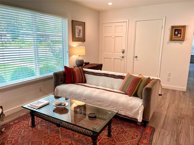 1809 Forestglade DR, Austin, TX 78745