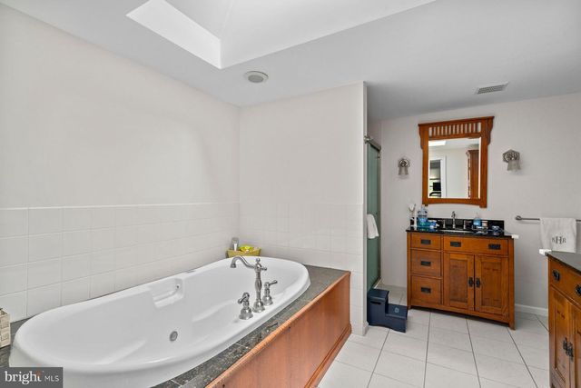 42 HARBOURTON WOODSVILLE, Pennington, NJ 08534