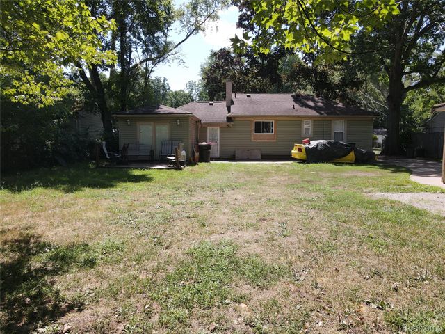 21190 Midway Avenue, Southfield, MI 48075