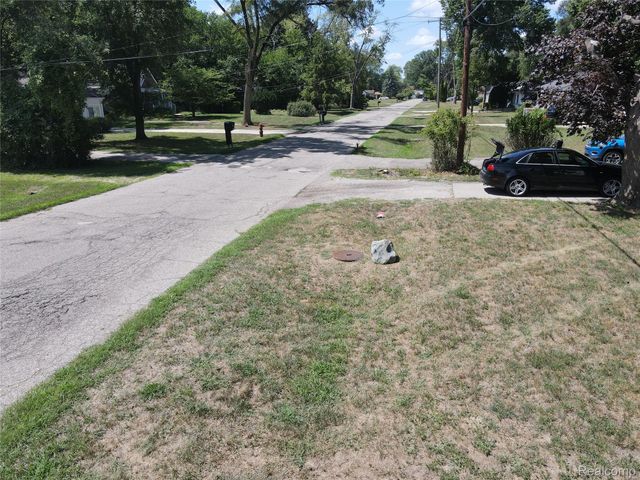 21190 Midway Avenue, Southfield, MI 48075