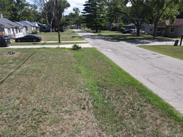 21190 Midway Avenue, Southfield, MI 48075