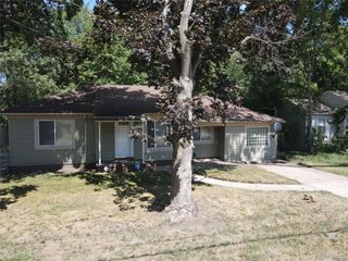 21190 Midway Avenue, Southfield, MI 48075