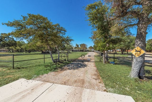 83 Crown Road, Willow Park, TX 76087