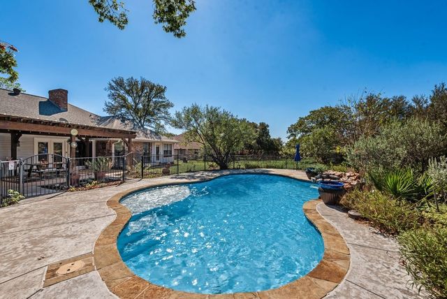83 Crown Road, Willow Park, TX 76087