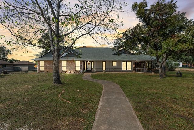 83 Crown Road, Willow Park, TX 76087