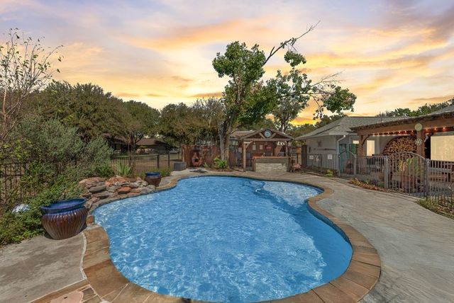 83 Crown Road, Willow Park, TX 76087