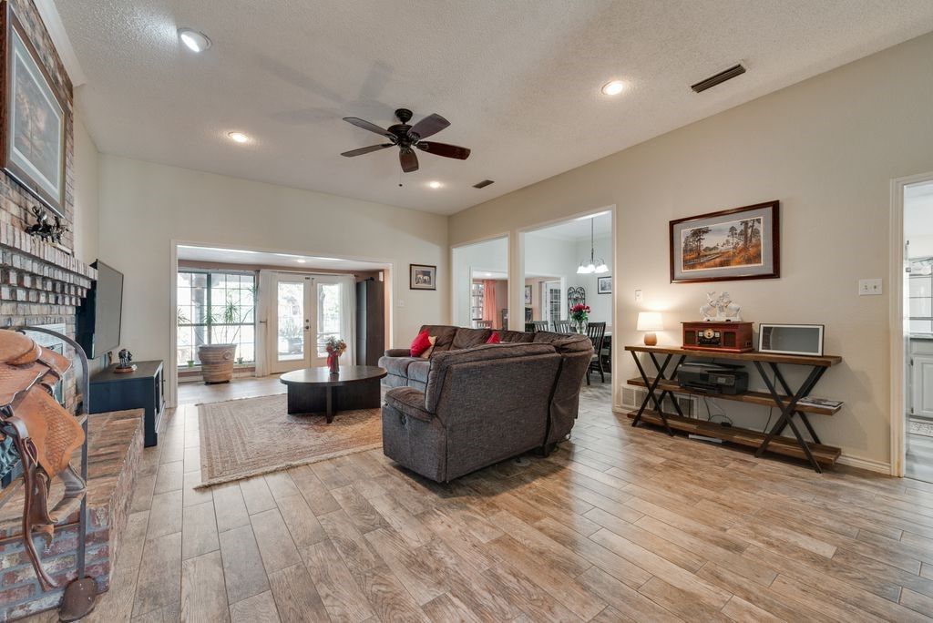 83 Crown Road, Willow Park, TX 76087 — photo 4