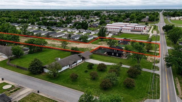 904 & 906 E New Hope Road, Rogers, AR 72758