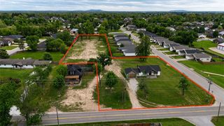 904 & 906 E New Hope Road, Rogers, AR 72758