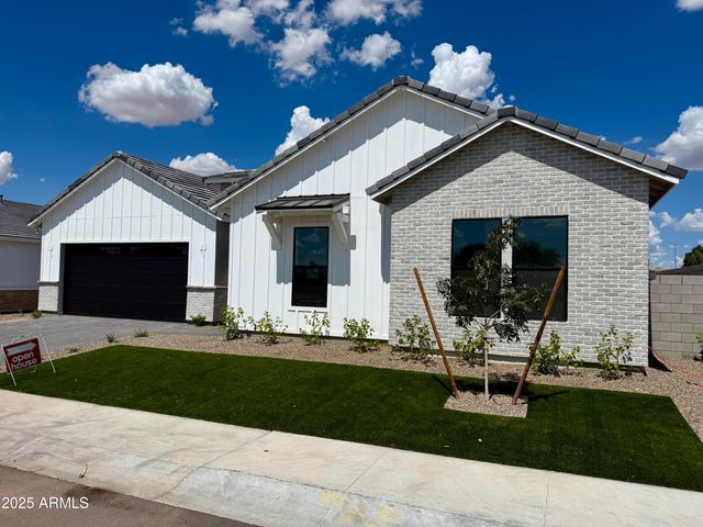 6454 E OASIS Circle, Mesa, AZ 85215