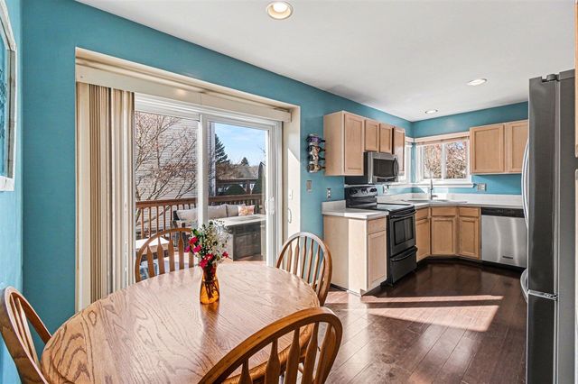 810 Yorick Path, Wixom, MI 48393