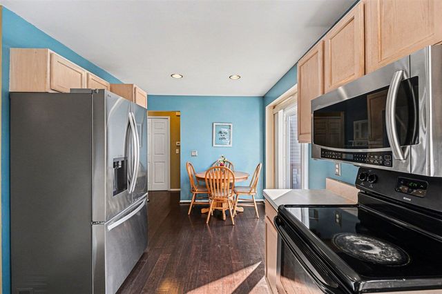 810 Yorick Path, Wixom, MI 48393