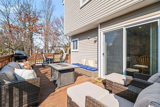 810 Yorick Path, Wixom, MI 48393