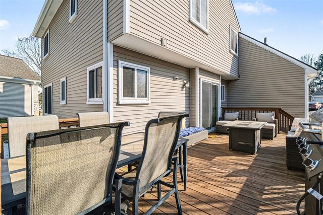 810 Yorick Path, Wixom, MI 48393