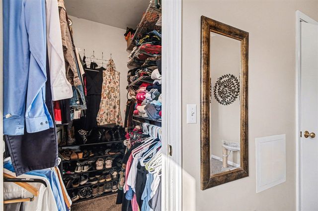 810 Yorick Path, Wixom, MI 48393