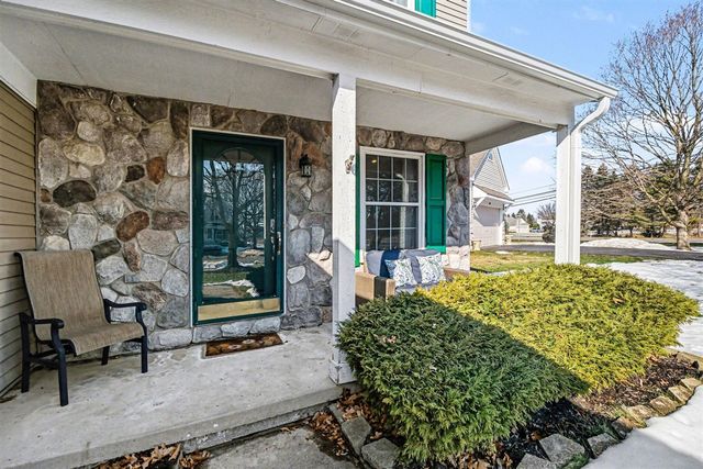 810 Yorick Path, Wixom, MI 48393