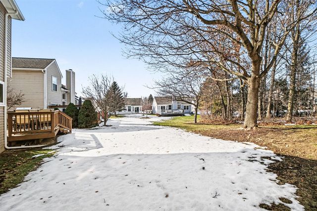 810 Yorick Path, Wixom, MI 48393