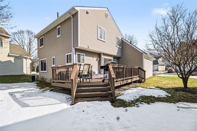 810 Yorick Path, Wixom, MI 48393