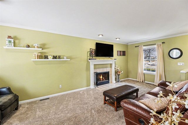 810 Yorick Path, Wixom, MI 48393