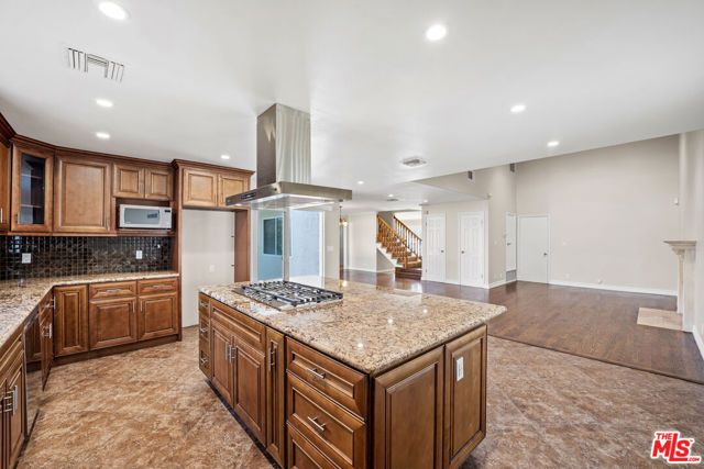 29403 Trailway Lane, Agoura Hills, CA 91301