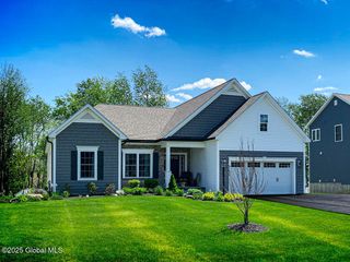 38 Heritage Way, Bethlehem, NY 12158