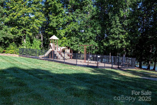 7014 Heron Rookery Way, Charlotte, NC 28214