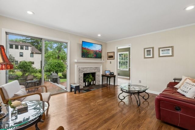 81 Mountain Road, Verona Twp., NJ 07044