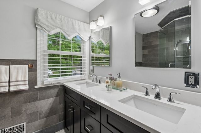 81 Mountain Road, Verona Twp., NJ 07044