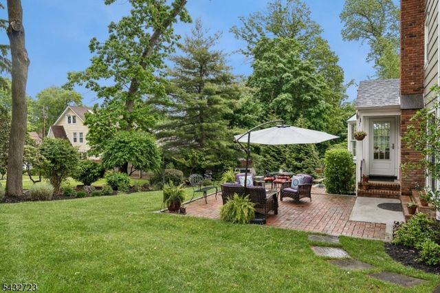 81 Mountain Road, Verona Twp., NJ 07044